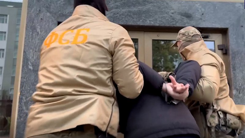 Russia jails Romanian man for 15 years for spying for Ukraine