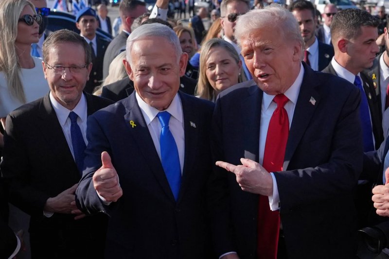 Trump demands Herzog quickly pardon Netanyahu amid Iran conflict