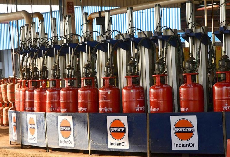 India pushes refiners to boost LPG production