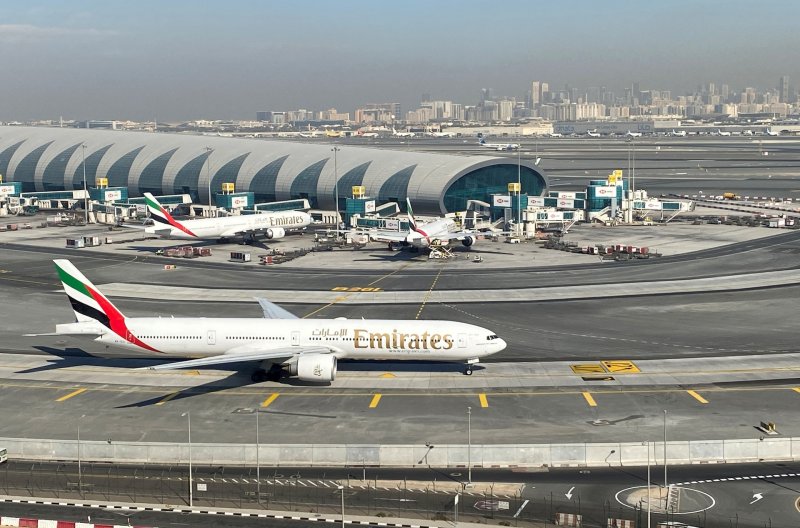 Emirates, Etihad resume limited flights amid airspace restrictions