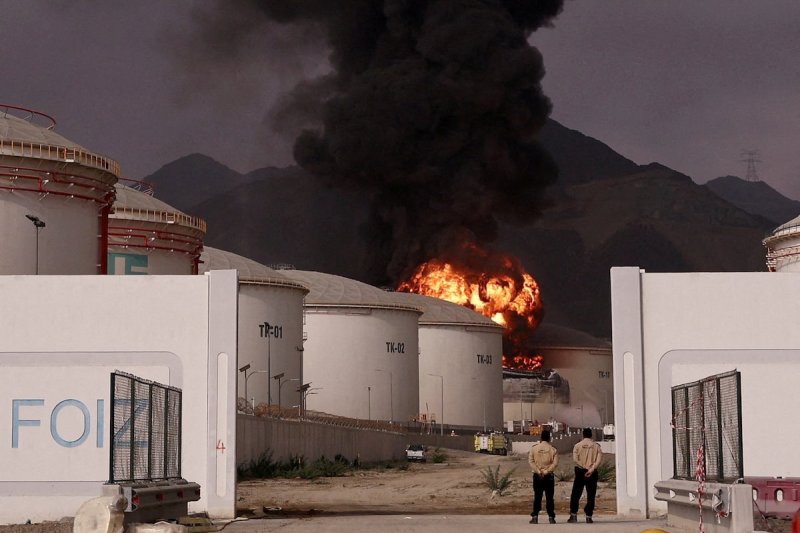 Drone strike targets fuel tanks at Omani port -   VIDEO  