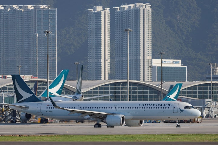 Jet fuel surge hits airlines despite hedging strategies 