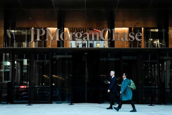 JPMorgan restricts lending to private credit firms after loan markdowns 