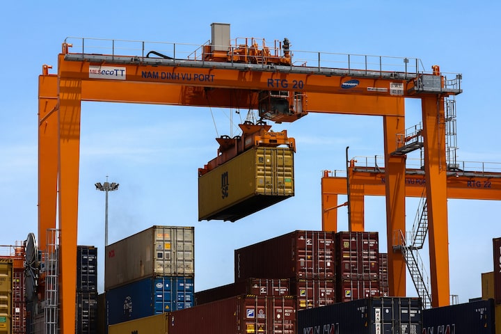 Vietnam posts largest trade surplus with US in January