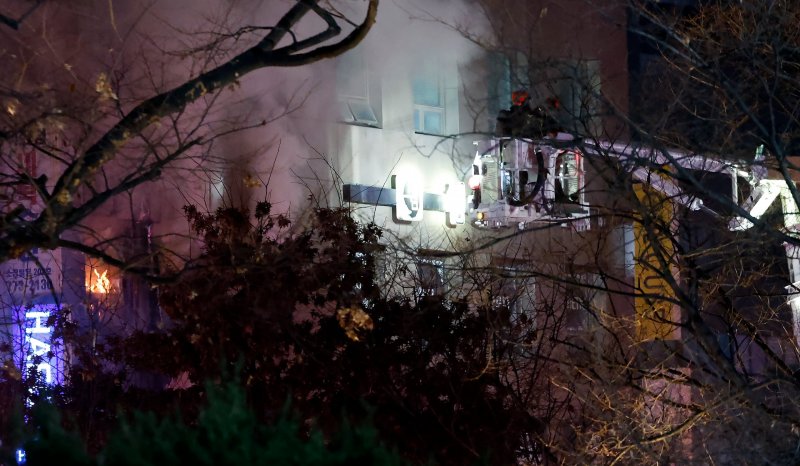 Several injured in seven-story building fire in Seoul