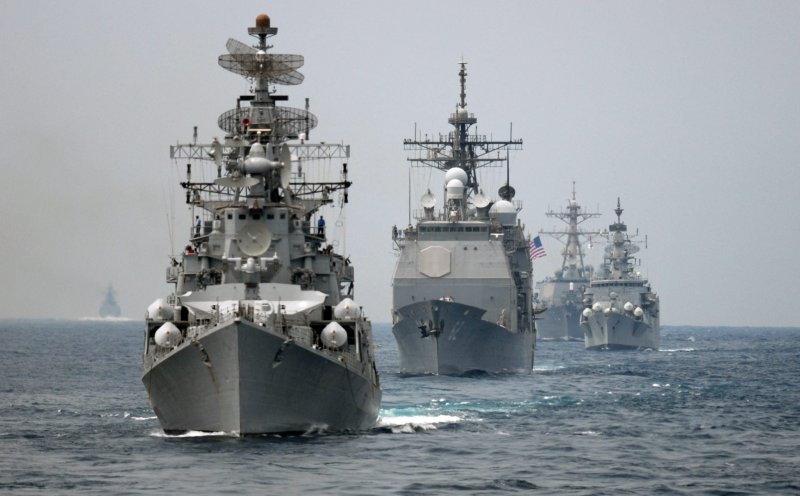  Indian warships move into Gulf of Oman to protect merchant ships  - PHOTO 