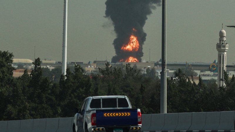  Watch:  Fuel depot near Dubai airport still burning after drone attack