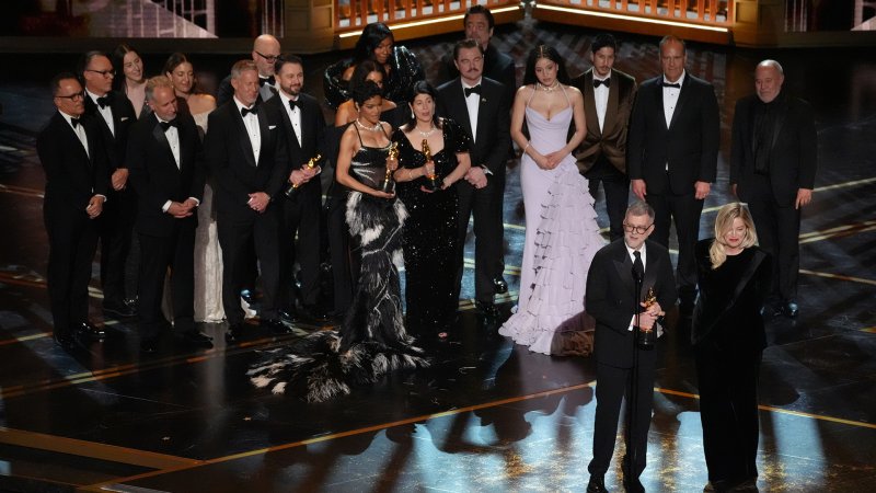 Oscars audience shrinks despite star-packed ceremony