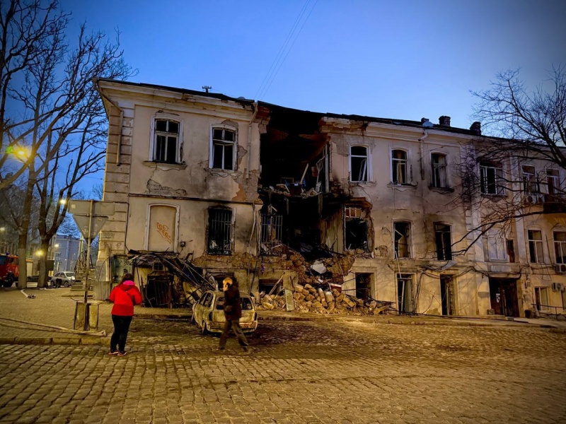Russia strikes Odesa: Buildings, dormitory damaged -  PHOTO 