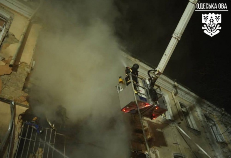 News about - Russia strikes Odesa: Buildings, dormitory damaged -  PHOTO 