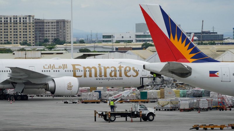  List  of airlines suspending Middle East flights