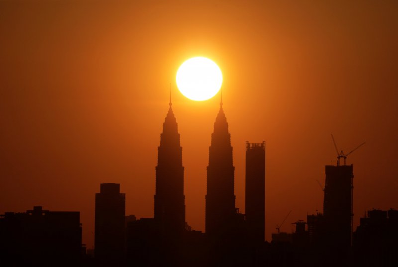 Malaysia issues alert over persistent high temperatures 