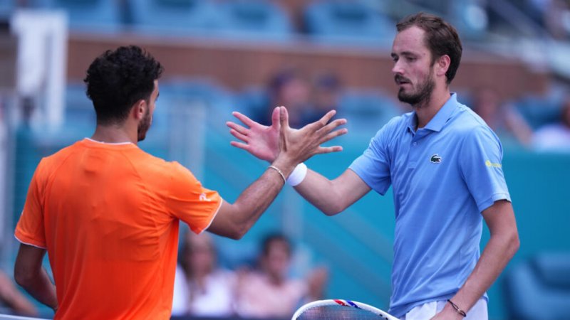 Medvedev falls to Cerundolo in Miami Open thriller
