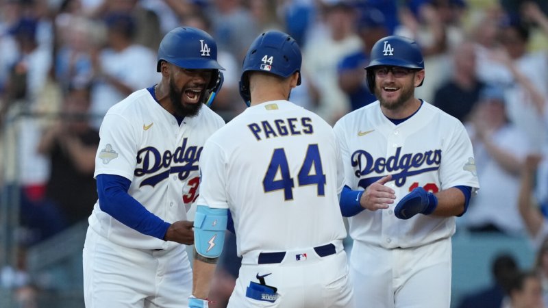 Dodgers rally with 8-2 win over Diamondbacks in opener