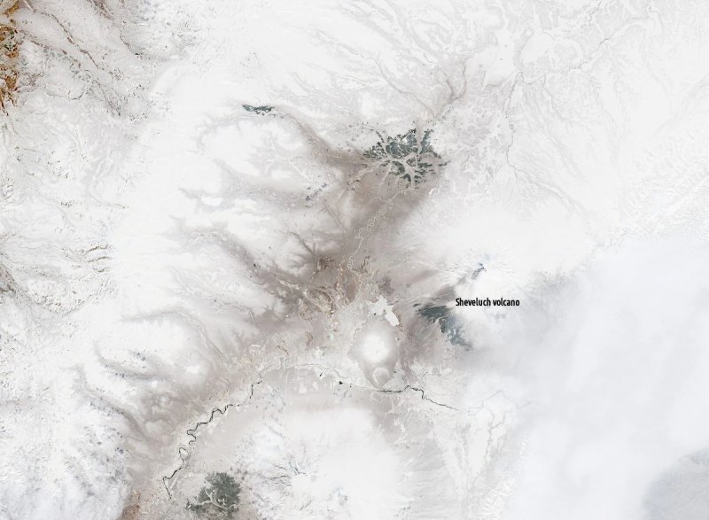 Sheveluch eruption sends ash 11 km, aviation red alert