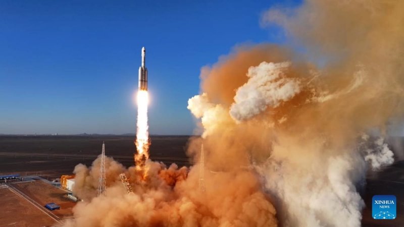 China launches Lijian 2 rocket in major space milestone