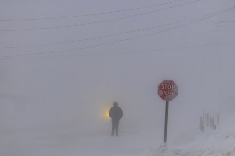 Canada Arctic plan sparks debate over defense vs services