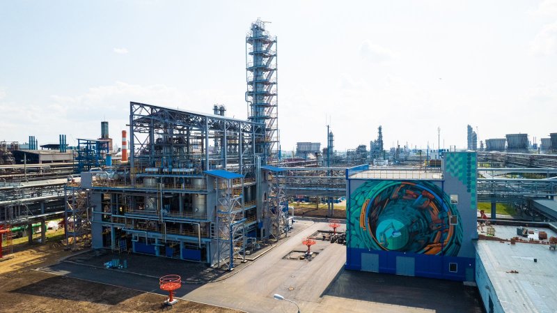 Major fire hits Nizhnekamskneftekhim plant in Russia -  VIDEO 