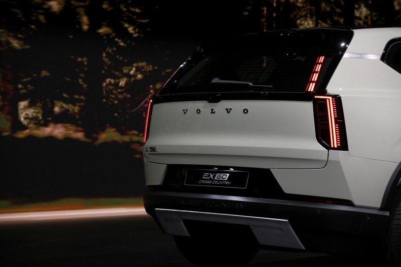 Volvo accelerates Europe EV plans with Lynk & Co