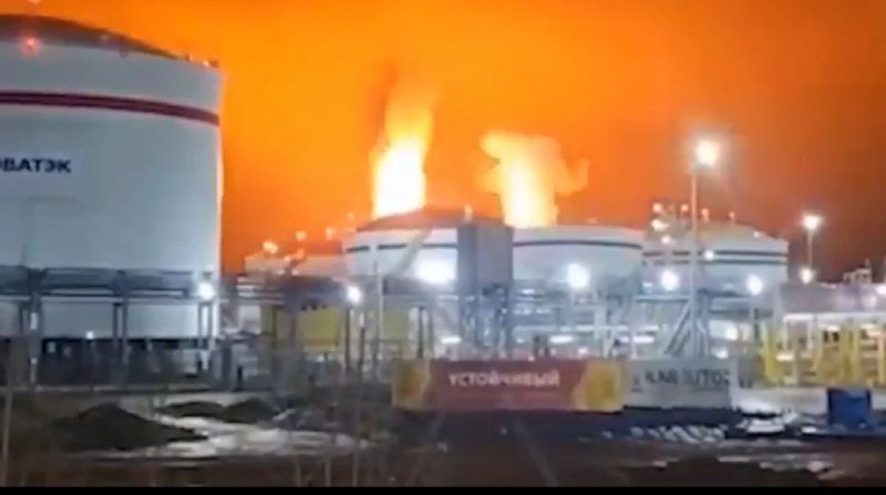 Ukraine strikes Russia's Ust-Luga oil terminal; huge fire erupts -  VIDEO 