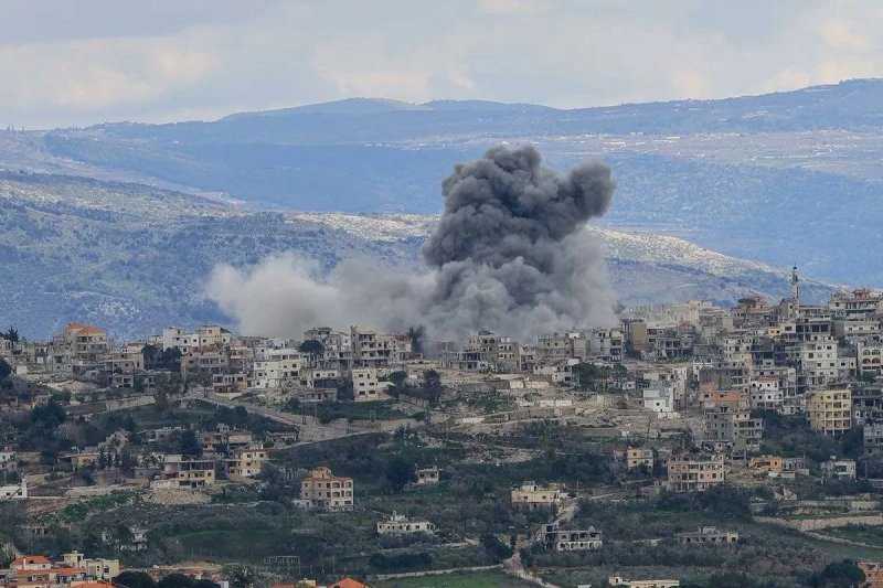 Israeli airstrike on southern Lebanon kills 5 and injures 7