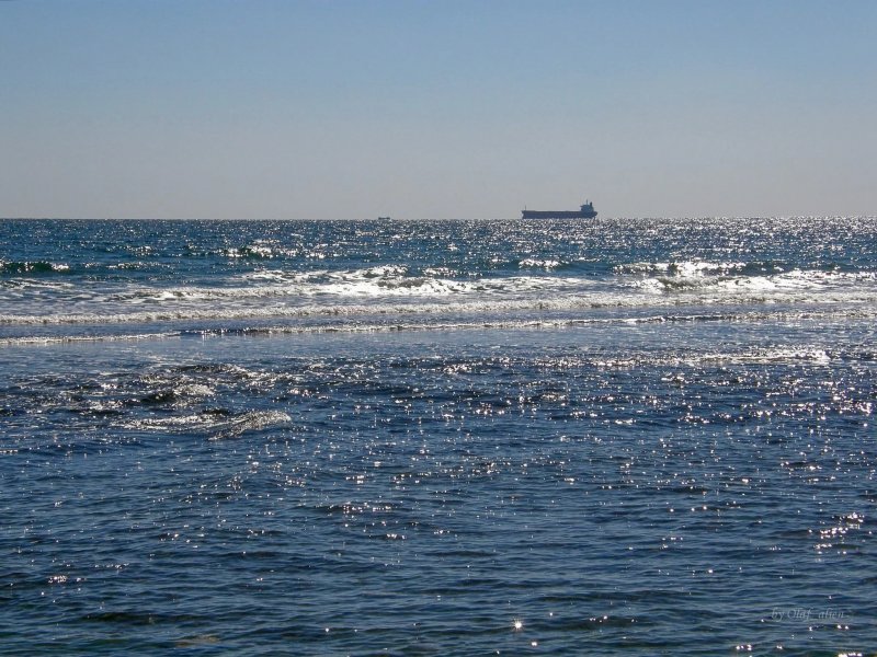 Georgian sailors survive tanker attack near Basra 