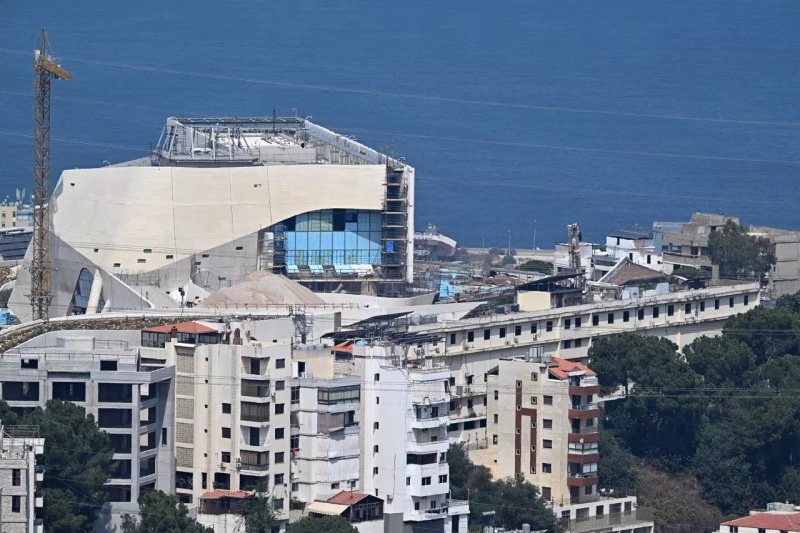 US closes embassy in Lebanon 