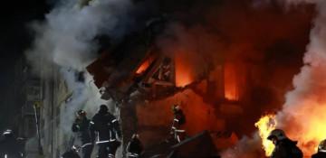 Deadly Russian attack damages homes in Kyiv, Kharkiv