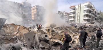 Israel drops anti-Hezbollah messages over Beirut -   VIDEO 