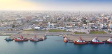 Saudi port of Yanbu halts oil loadings after attack