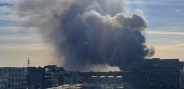 Huge fire erupts at Amsterdam electric scooter storage -  VIDEO 