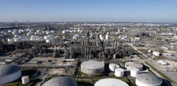 Oil set for strong weekly gain as Middle East war disrupts supply