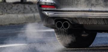 German court rejects ban on BMW, Mercedes gas cars