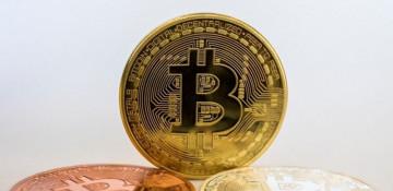 Bitcoin jumps as Trump signals delay on Iran strikes (Economics)