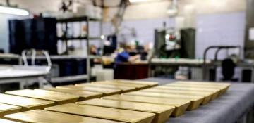 Russia starts selling gold reserves for first time since 2002