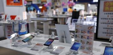 Apple, other foreign-branded phones see shipment decline in China