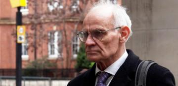 Ex-UK justice minister Crispin Blunt pleads guilty to possessing illegal drugs