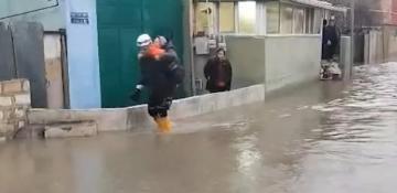 Floods in Baku: 33 evacuated amid heavy rain -  VIDEO 