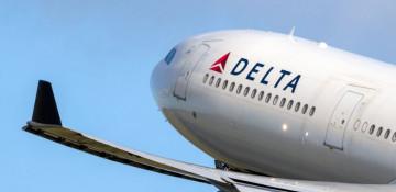 Delta plane bursts into flames just after takeoff -   VIDEO  