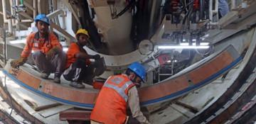 India industrial output rises 5.2% on manufacturing boost