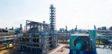 Major fire hits Nizhnekamskneftekhim plant in Russia -  VIDEO 