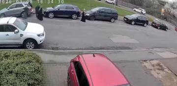  Terror in London:  Driver deliberately runs over woman in niqab, victim in critical condition  - VIDEO 