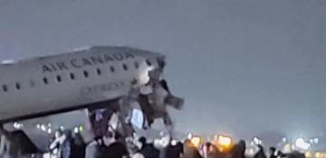 Plane hits vehicle on LaGuardia runway, airport closed  -VIDEO 