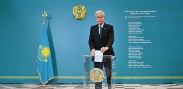  Kazakhstan rewrites constitution: presidency gains sweeping powers 