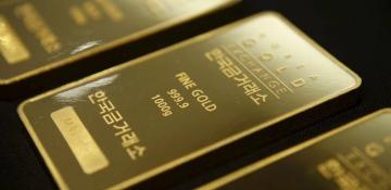 Gold faces prolonged consolidation as dollar strength weighs on prices 