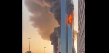 A skyscraper caught fire in Bahrain after being hit by an Iranian missile – VIDEO
