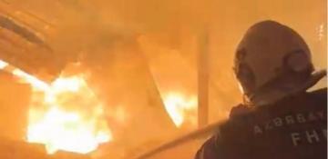 Baku furniture factory fire prompts emergency response -  VIDEO 