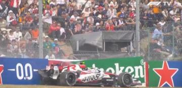 The start of the Formula 1 Japanese Grand Prix was delayed due to an accident