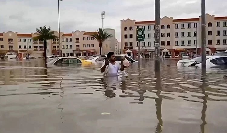 Five killed in Oman after vehicles swept away by floodwaters