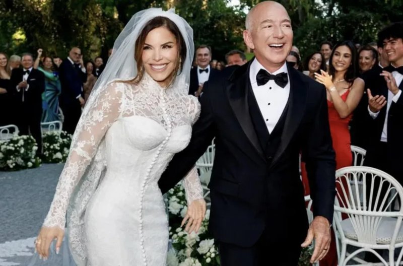 Lauren Sánchez reveals why she was “bawling” at wedding to Jeff Bezos